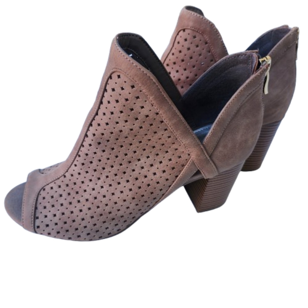 a.n.a A New Approach Stacked Heel Tan Bobo Western Cowgirl Booties Sz 7 ♥️
